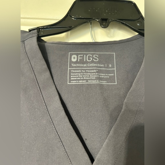 Figs Charcoal Scrub Set- Small Top Medium Pants - Picture 3 of 16